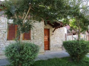 Casa · 109m² · 6 Ambientes · 1 Cochera · Casa - Llavallol