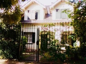 Casa · 300m² · 5 Ambientes · 1 Cochera · Chalet en Venta en Ituzaingo Norte