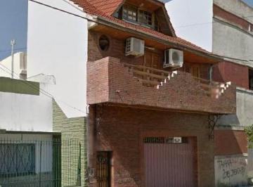 Casa · 155m² · 5 Ambientes · 1 Cochera · Casa - Avellaneda