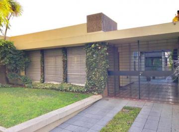Casa · 188m² · 3 Ambientes · 3 Cocheras · Casa - Almirante Brown
