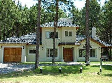 Casa de 5 ambientes, Pinamar · 576 - Casa en Venta en Zona Norte de Pinamar con Cochera Cerrada