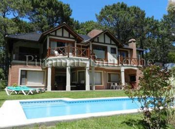 Casa · 263m² · 6 Ambientes · 1 Cochera - Pinamar-Bariloche · 706 - Dueño Vende Casa con Piscina Frente Al Gof Pinamar