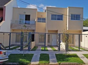 Casa · 100m² · 4 Ambientes · 1 Cochera · Duplex 4 Amb a Estrenar
