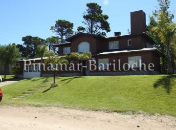 pinamar-bariloche · 548 Casa en Venta con Pileta Zona Los Alamos Pinamar