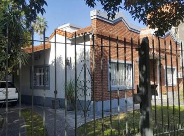 Casa · 160m² · 4 Ambientes · 3 Cocheras · Venta Chalet 4 Ambientes en Doble Lote Ituzaingo