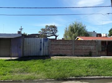 Terreno , Lanús · Amplio Lote Parquizado de 412 m².