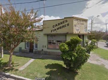 Local comercial · 170m² · 1 Cochera · Local en Barrio Mundialista con Galpon
