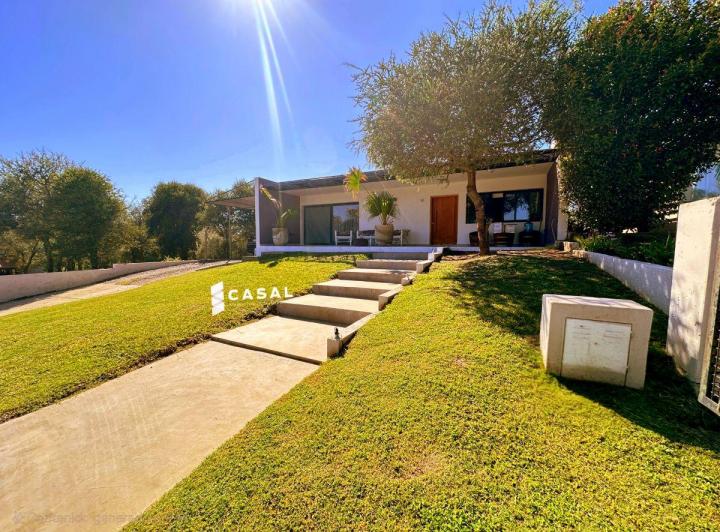 Casa · 215m² · 4 Ambientes · 2 Cocheras