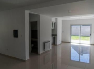Casa · 142m² · 4 Ambientes · Claros del Bosque, Duplex en Venta de 3 Dorm., 3 Baños, Excelente Calidad
