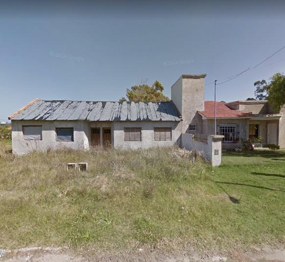 Lote con mejoras ubicado en la calle Rodofo Walsh 208 entre Magrasi y coronel de marina David Jewett