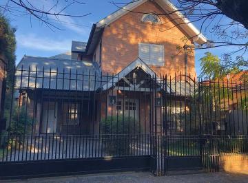 Casa de 7 ambientes, Almirante Brown · Impresionante Chalet Sobre 2 Lotes! Detalles de Gran Categoría! Nuevo Valor