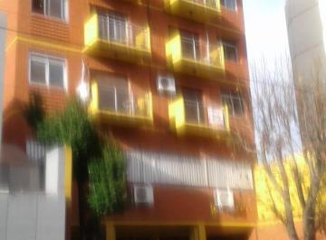 Departamento de 2 ambientes, Quilmes · Dos Ambientes con Cochera en Quilmes Centro.