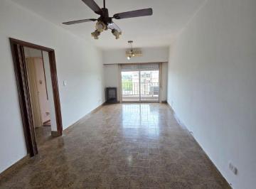 Departamento · 1m² · 3 Ambientes · Comodo Dpto 3 Ambientes con Balcón. con Cochera! Pleno Centro Mte Gde!