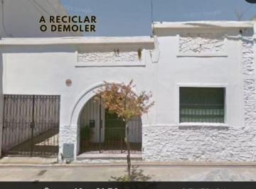 Casa de 3 ambientes, Tandil · Casa en Zona Céntrica de Tandil, Sobre Lote Propiode 10x21,75 m. Retasado.