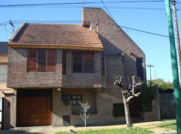 Casa de 5 ambientes, La Plata · Casa en Venta