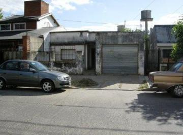 Casa · 147m² · 3 Ambientes · ¡Retasada! Casa a Reciclaren El Centro de Escobar. Ideal Emprendimiento.
