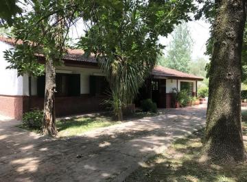 Quinta vacacional · 246m² · 3 Ambientes · Quinta - Loma Verde