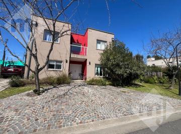 Casa · 170m² · 5 Ambientes · 4 Cocheras · Casa - General Pacheco