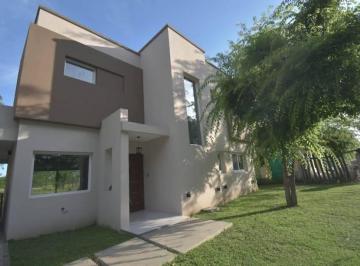 Casa · 176m² · 4 Ambientes · 1 Cochera · Casa en Venta en Fincas de Hudson