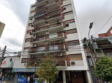 Departamento · 51m² · 2 Ambientes · Bajamos El Precio! en Venta Unico Departamento de 2 Ambientes en Pleno Centro de Caseros Arriba Far