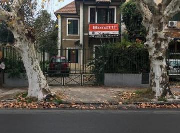 Casa · 337m² · 7 Ambientes · Casa - Banfield Oeste