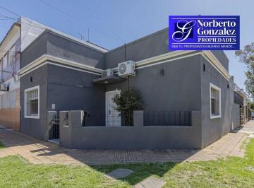 Casa · 121m² · 3 Ambientes · 2 Cocheras · En Venta en El Palomar Casa Americana de 3 Ambientes Reciclada F: 7962