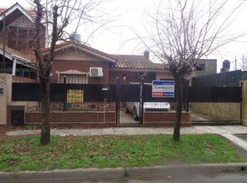 Casa de 5 ambientes, Almirante Brown · Venta de Casa en Burzaco con 3 Dorm.. Garage, Galeria y Fondo.