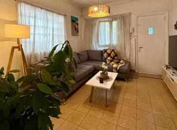 Casa de 6 ambientes, Lomas de Zamora · Casa Estilo Americano - Temperley
