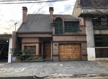 Casa de 7 ambientes, Lanús · Casa de 7 Amb con Garage y Fondo Muy Buena Ubicación