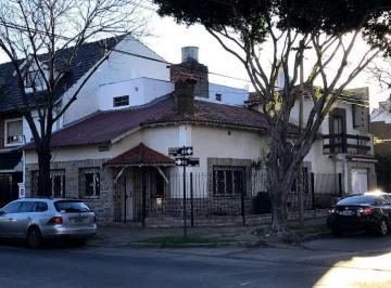Casa de 5 ambientes, Vicente López · Retasada, Oportunidad Inversor, en m. Buena Ubicacion, Una Linda Casa Antigua y PH