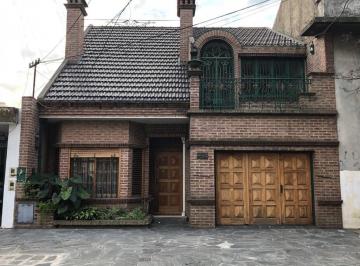Casa de 7 ambientes, Lanús · Casa Ideal 2 Familias con Garage en Muy Buena Ubicación