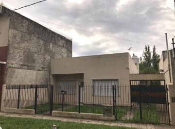 Casa de 3 ambientes, Almirante Brown · Casa en Venta