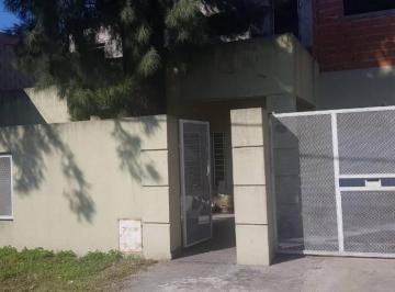 Casa de 4 ambientes, Esteban Echeverría · Casa de 4 Amb C/fdo Gje ¡Nuevo Valor!