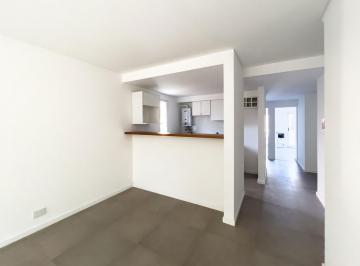 Imagen 1 - Semipiso de 91 m2 con patio exclusivo y buena luminosidad. Cochera disponible. - · Semipiso de 91 m² con Patio Exclusivo y Buena Luminosidad. Cochera Disponible.