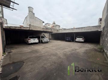 Garage · 1m² · 1 Cochera · Cochera Cubierta. Portón Manual Corredizo. Sobre Av.