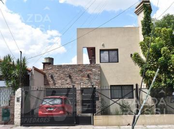 Casa · 287m² · 5 Ambientes · 2 Cocheras · Casa - Temperley