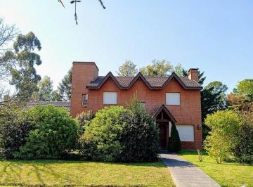 Casa de 5 ambientes, Campana · Excelente Propiedad Sobre Espectacular Terreno