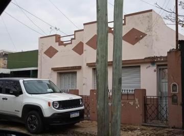 Casa de 4 ambientes, Avellaneda · Casa en Venta en Villa Dominico