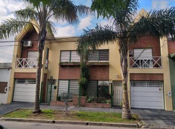 Casa · 85m² · 4 Ambientes · 1 Cochera · " Nuevo Valor" Excelente Duplex 4 Ambientes con Cochera