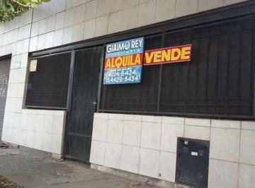 Depósito , Quilmes · Amplio Deposito Frente Al Tiro Federal de Quilmes.
