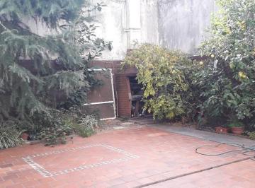 Departamento de 4 ambientes, Caballito · 4 Ambientes con Amplio Patio Jardin - Guayaquil y José María Moreno