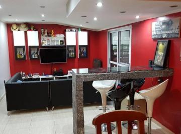 Casa de 6 ambientes, Lomas de Zamora · Vende Casa + Departamento Lomas