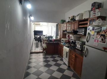cocina comedor · Chalet 4 Amb con Patio y Pileta