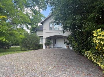 Casa de 7 ambientes, Malvinas Argentinas · Venta Muy Linda Propiedad en San Jorge Village. Ubicación Central!