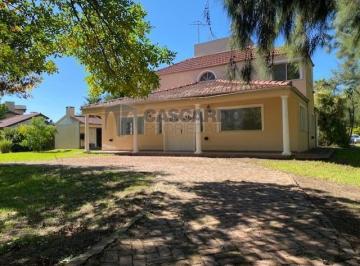 Casa de 4 ambientes, San Vicente · Chalet de 4 Ambientes en Barrio El Lauquen Club de Campo