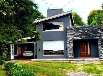Casa de 4 ambientes, Presidente Perón · Hermosa Casa en Parque Las Naciones. Acepta Propiedades o Vehículos