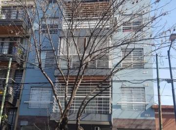 Departamento de 1 ambiente, Liniers · Departamento de 1 Amb. C/frente con Balcón Muy Luminoso 2do Piso