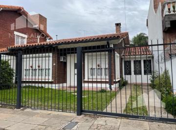 Casa · 120m² · 3 Ambientes · 1 Cochera · Venta Casa Tres Ambientes Castelar Norte Apto Credito