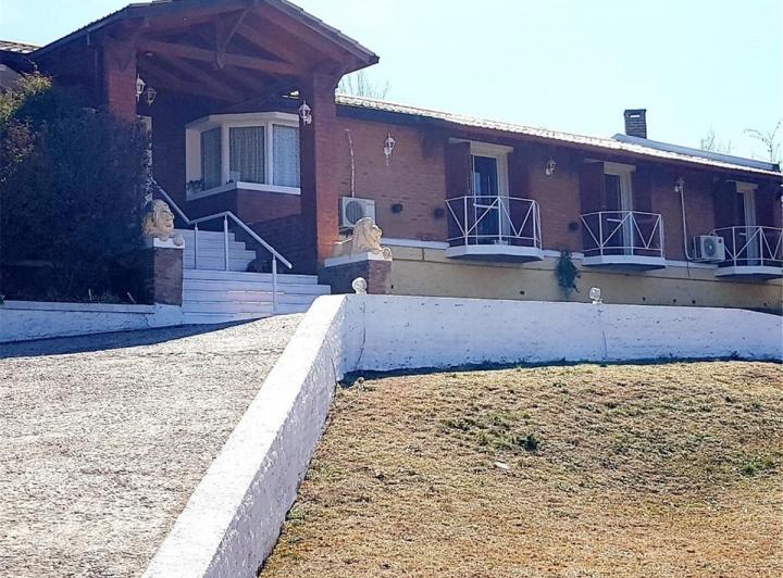Casa · 376m² · 4 Ambientes · 2 Cocheras