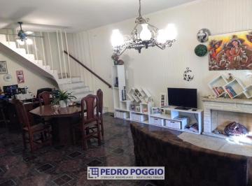 Casa · 261m² · 4 Ambientes · 2 Cocheras · Casa 3 Dorm. con Pileta y Quincho
